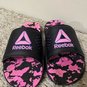 Reebok Black and Pink Patterned Slides